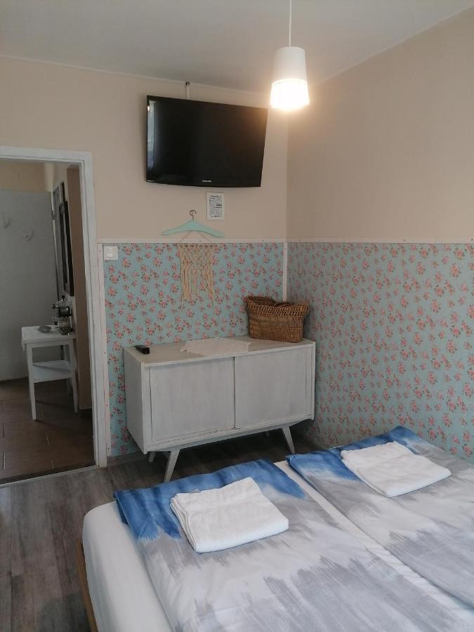 Menta Apartman Мезйокйовешд Екстер'єр фото