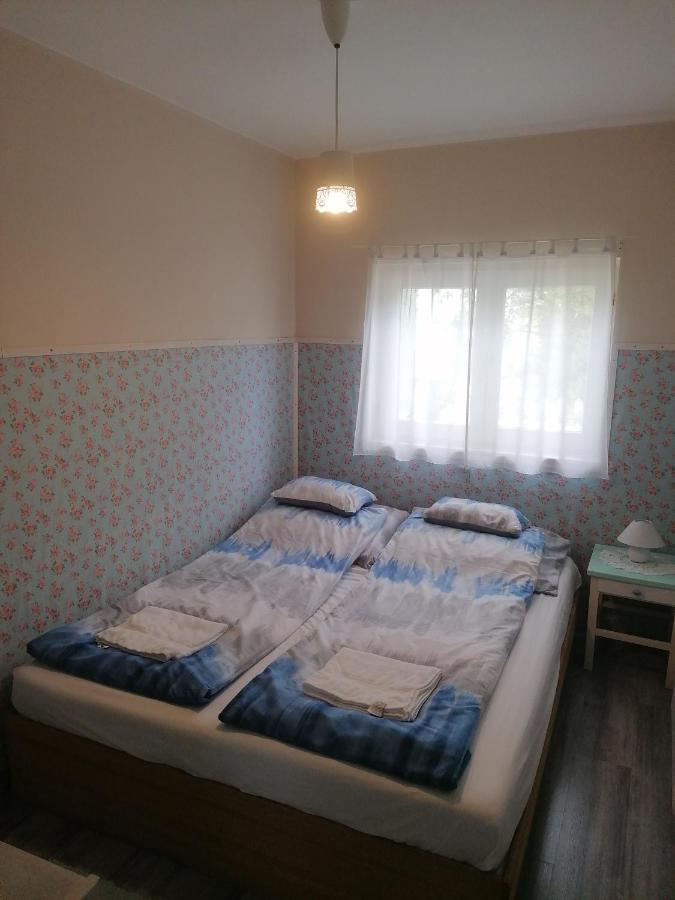 Menta Apartman Мезйокйовешд Екстер'єр фото